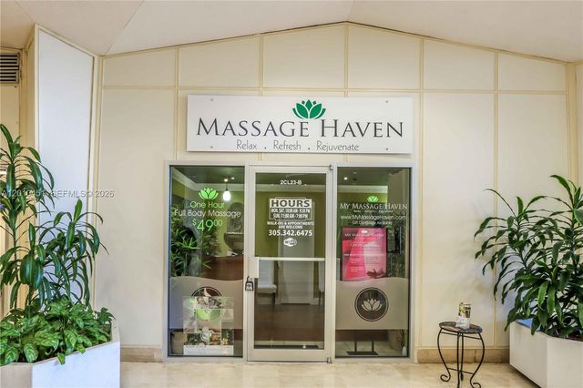 999 Brickell Bay Dr 805, Miami, FL 33131