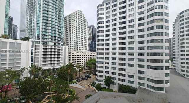 999 Brickell Bay Dr 805, Miami, FL 33131