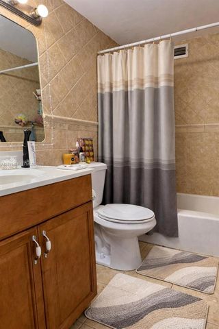 999 Brickell Bay Dr 805, Miami, FL 33131