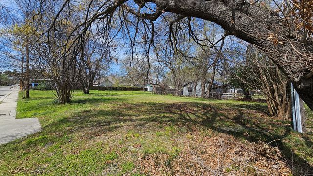 1205 E Standifer Street, Mckinney, TX 75069