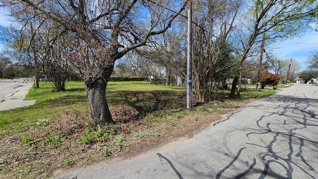 1205 E Standifer Street, Mckinney, TX 75069