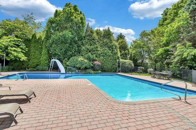 9 Redwood Lane, Miller Place, NY 11764