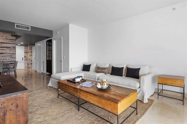 4779 Collins Ave 1908, Miami Beach, FL 33140