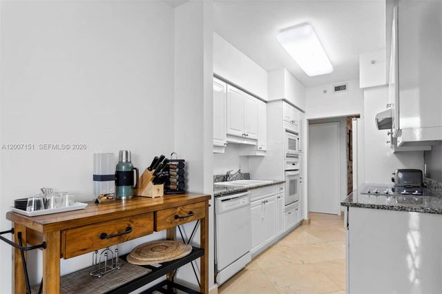 4779 Collins Ave 1908, Miami Beach, FL 33140