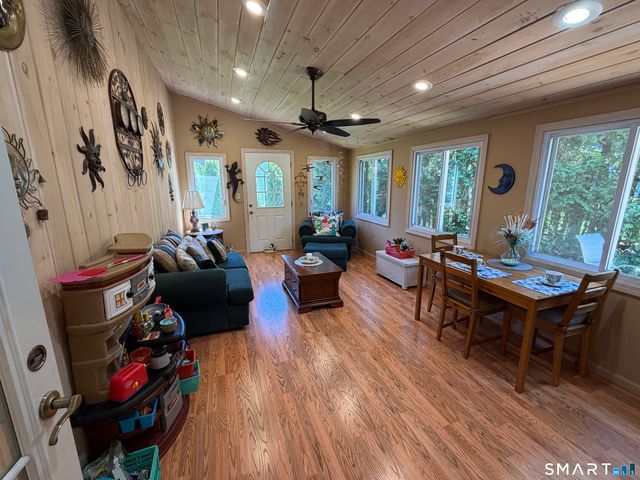214 North Hoadley Street, Naugatuck, CT 06770