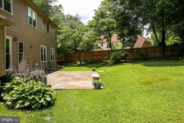 8712 SEVEN LOCKS RD, Bethesda, MD 20817