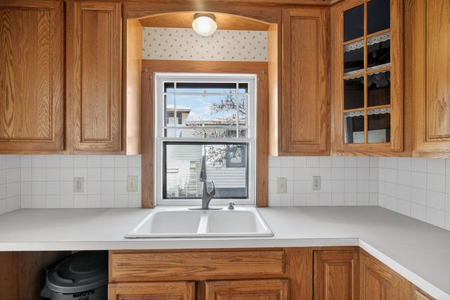 939 N Litchfield Ave, Wichita, KS 67203