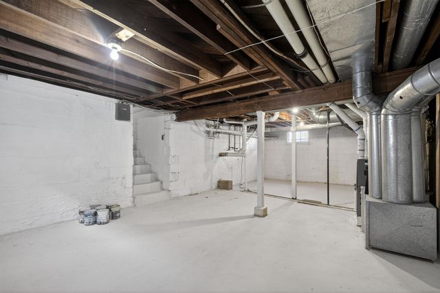 939 N Litchfield Ave, Wichita, KS 67203