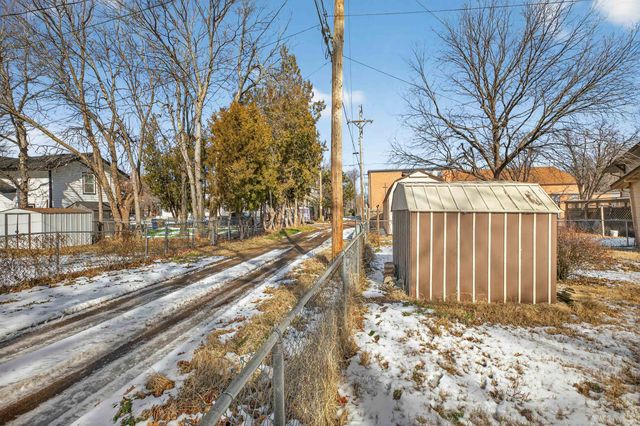 939 N Litchfield Ave, Wichita, KS 67203