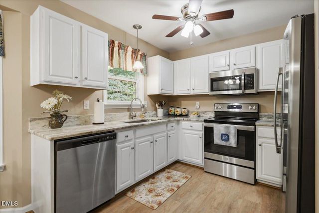 618 Lockwood Drive, Clayton, NC 27527