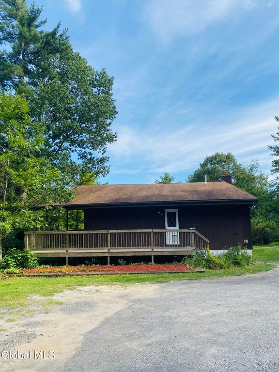 661 Lawson Lake Road, New Scotland, NY 12067