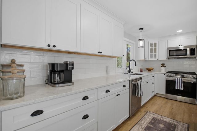 7 Tokanel Road, Windham, NH 03087