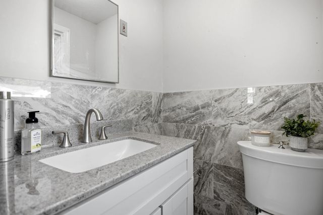 7 Tokanel Road, Windham, NH 03087