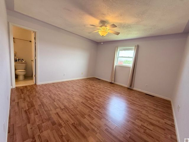 454 Snow Rd, Murray, KY 42071