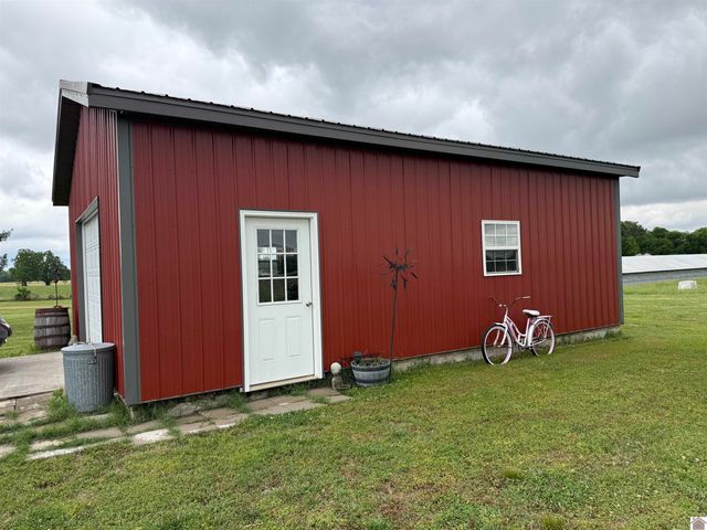 454 Snow Rd, Murray, KY 42071