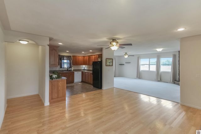 454 Snow Rd, Murray, KY 42071