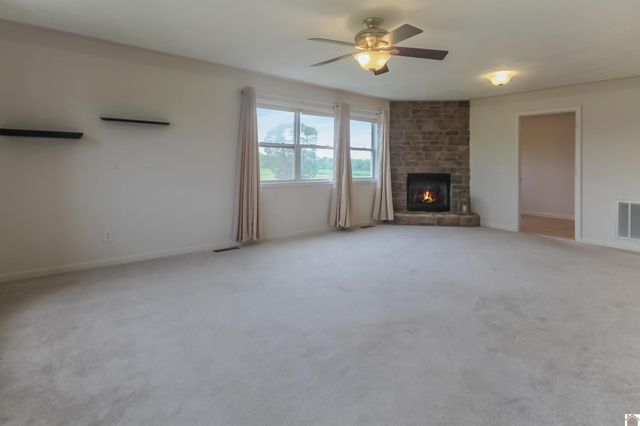 454 Snow Rd, Murray, KY 42071