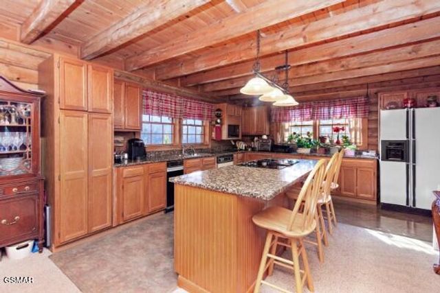 549 Geneva Drive, Gatlinburg, TN 37738