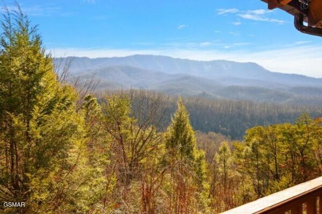 549 Geneva Drive, Gatlinburg, TN 37738