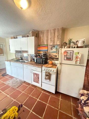 407 W Palm Street, Lantana, FL 33462