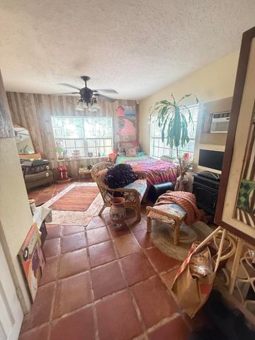 407 W Palm Street, Lantana, FL 33462