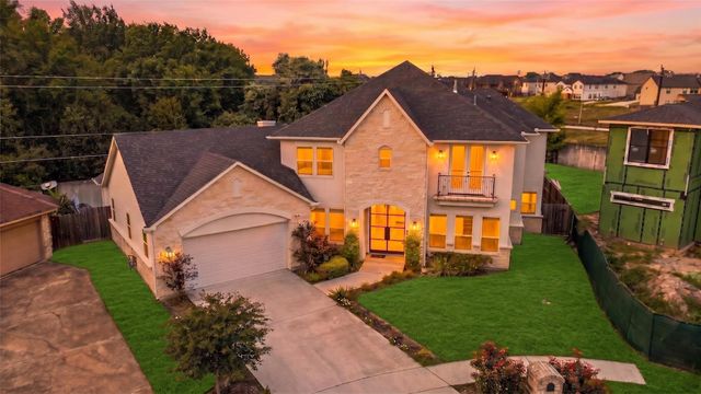 8002 N Circle Drive, Houston, TX 77071