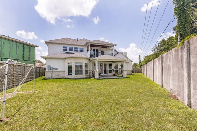 8002 N Circle Drive, Houston, TX 77071