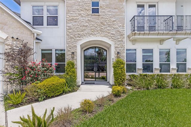 8002 N Circle Drive, Houston, TX 77071
