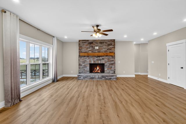 746 N Russell St, Portland, TN 37148