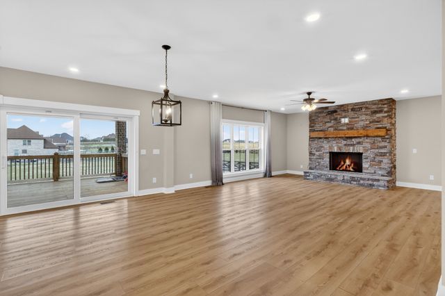 746 N Russell St, Portland, TN 37148