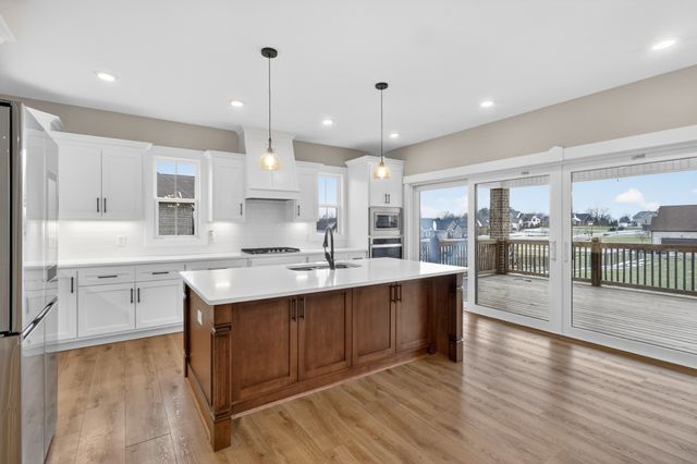 746 N Russell St, Portland, TN 37148