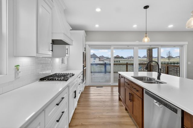 746 N Russell St, Portland, TN 37148