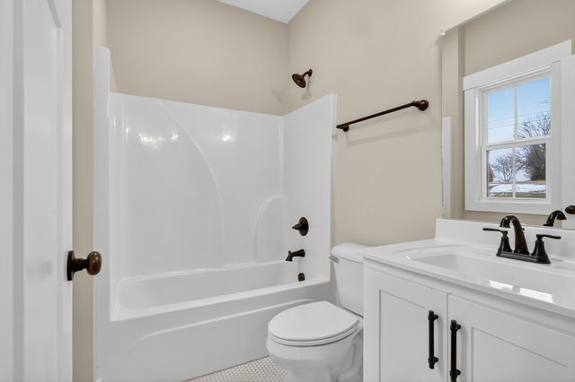 746 N Russell St, Portland, TN 37148