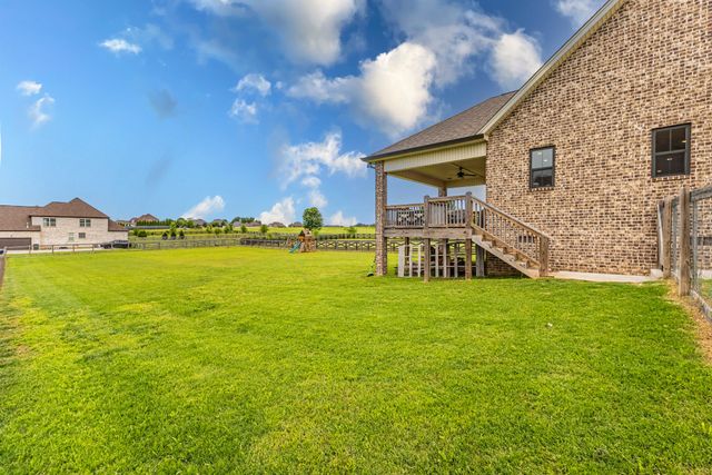 746 N Russell St, Portland, TN 37148