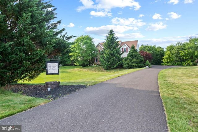 225 TOLLGATE RD, Quakertown, PA 18951