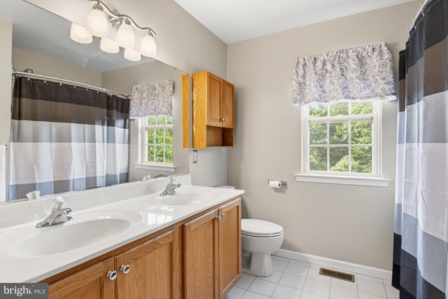 225 TOLLGATE RD, Quakertown, PA 18951