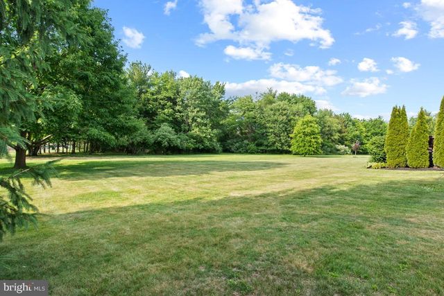 225 TOLLGATE RD, Quakertown, PA 18951