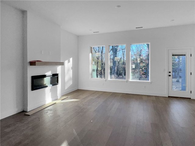 1870 E Fiji Street, Fayetteville, AR 72701