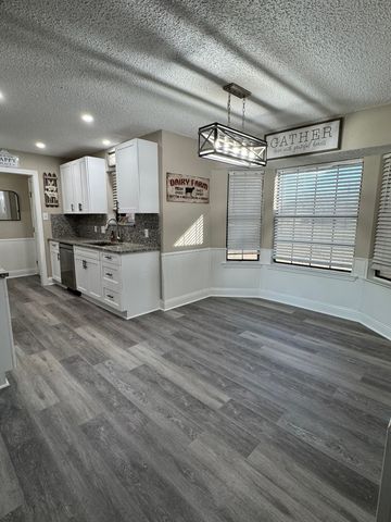 4 Finley Circle, Krum, TX 76249