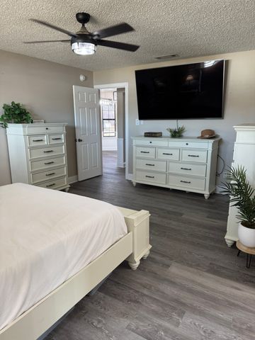 4 Finley Circle, Krum, TX 76249