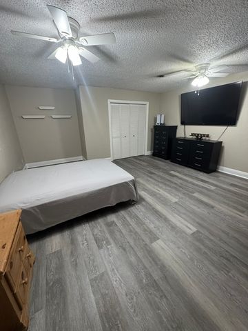 4 Finley Circle, Krum, TX 76249