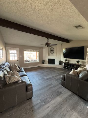 4 Finley Circle, Krum, TX 76249