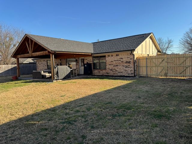 4 Finley Circle, Krum, TX 76249