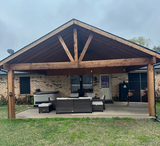 4 Finley Circle, Krum, TX 76249