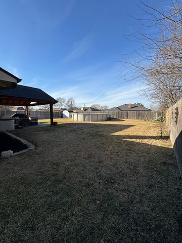 4 Finley Circle, Krum, TX 76249