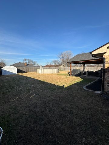 4 Finley Circle, Krum, TX 76249