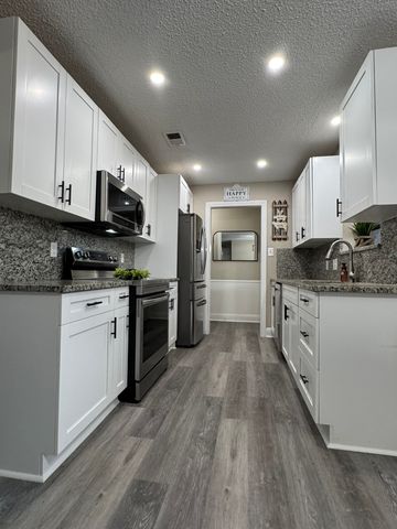 4 Finley Circle, Krum, TX 76249