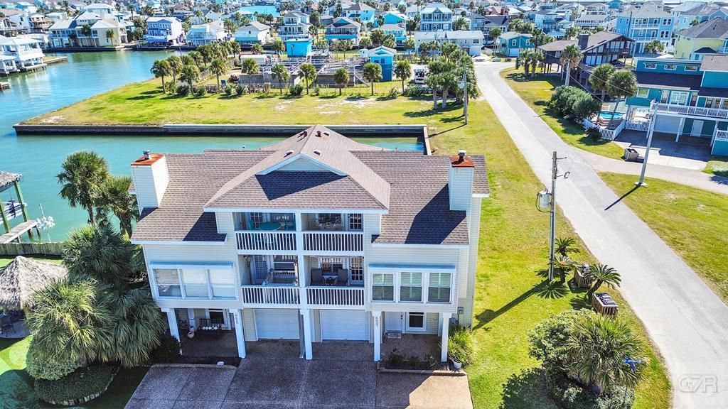 16627 Bayfront Drive, Jamaica Beach, TX 77554