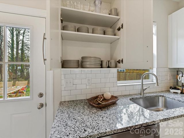 6400 Carver Boulevard, Charlotte, NC 28269