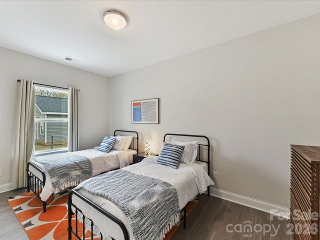 6400 Carver Boulevard, Charlotte, NC 28269